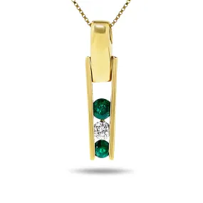 14k Yellow Gold Alternating Stone Green Emerald and Diamond Three Stone Pendnat Necklace