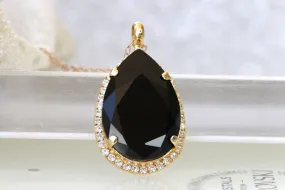 BLACK PENDANT NECKLACE