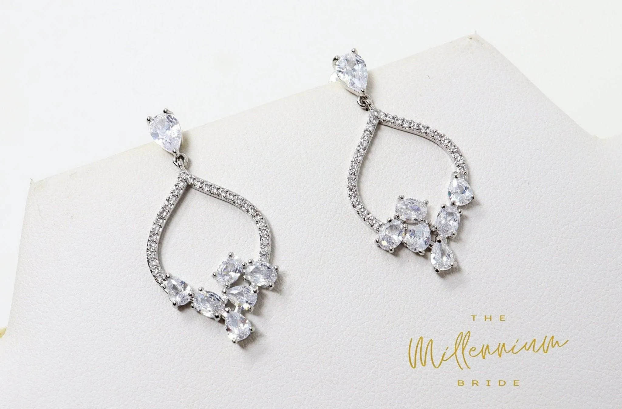 Cubic Zirconia Drop Crystal/Diamond Earrings, Dainty Bridal Jewelry, Bridal Earrings, Crystal Bridal Earrings, Statement Earrings Cz