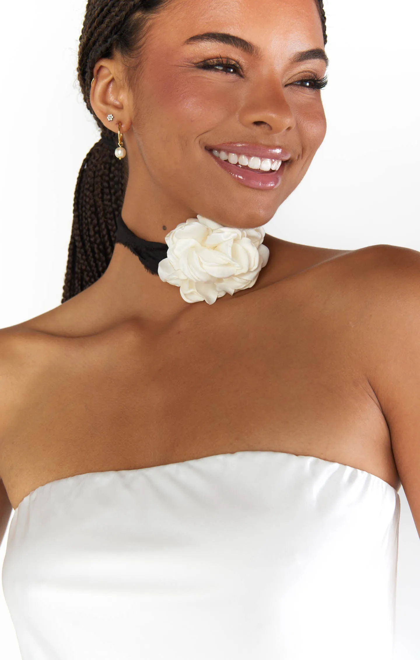 Frasier Sterling Rosette Choker ~ White/Black