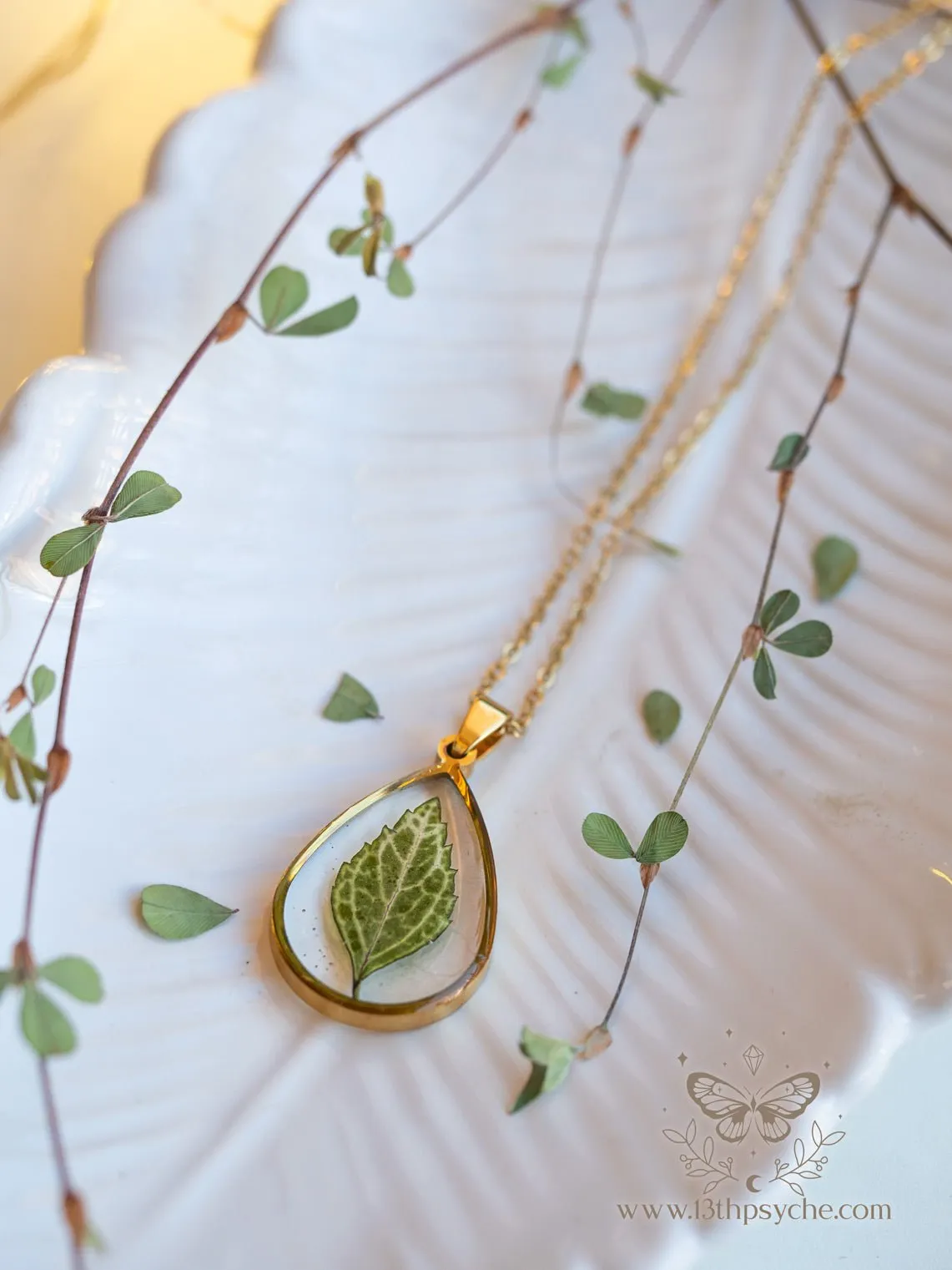 Green dried leaf teardrop resin pendant necklace