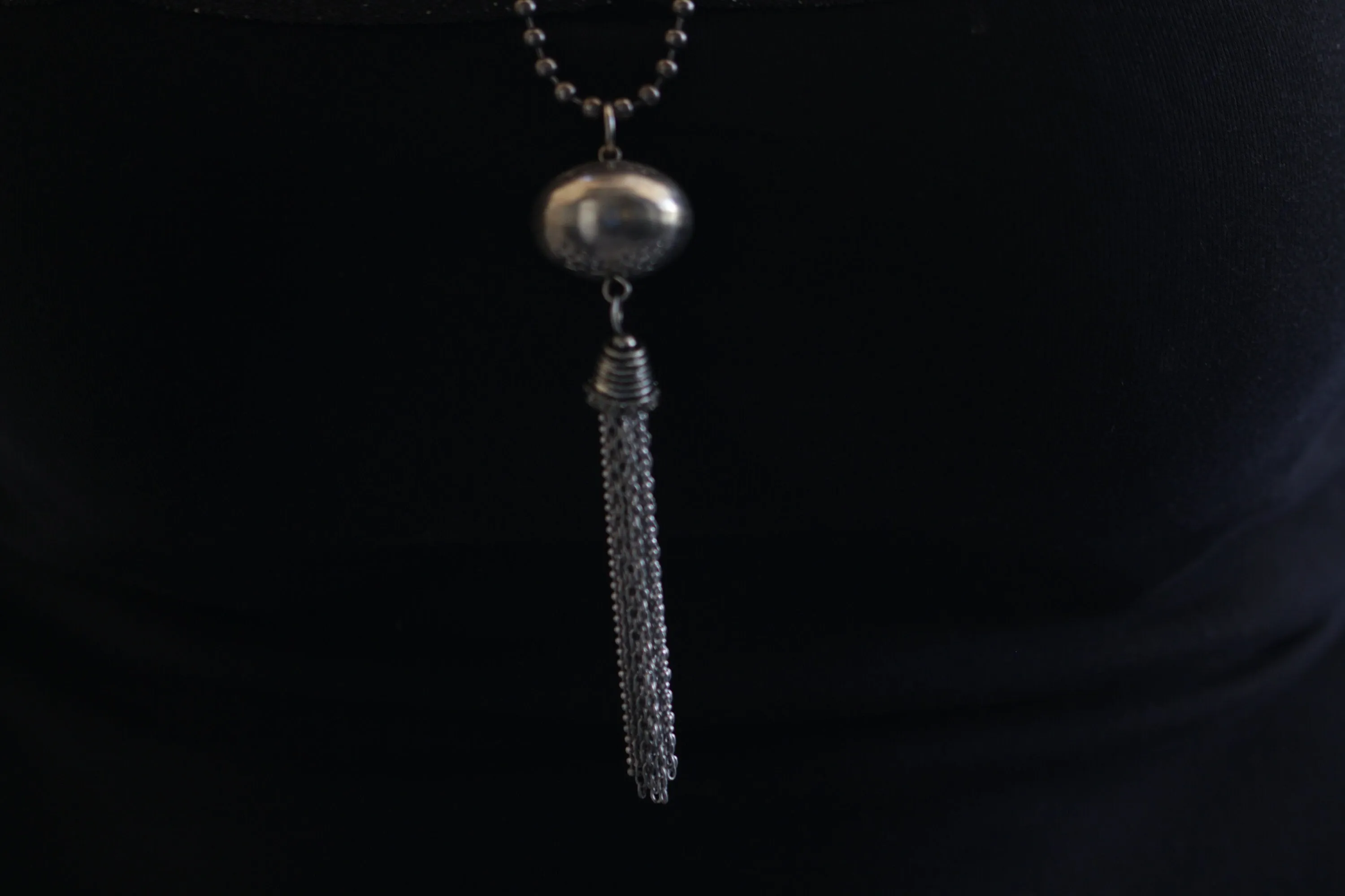 LONG TASSEL NECKLACE