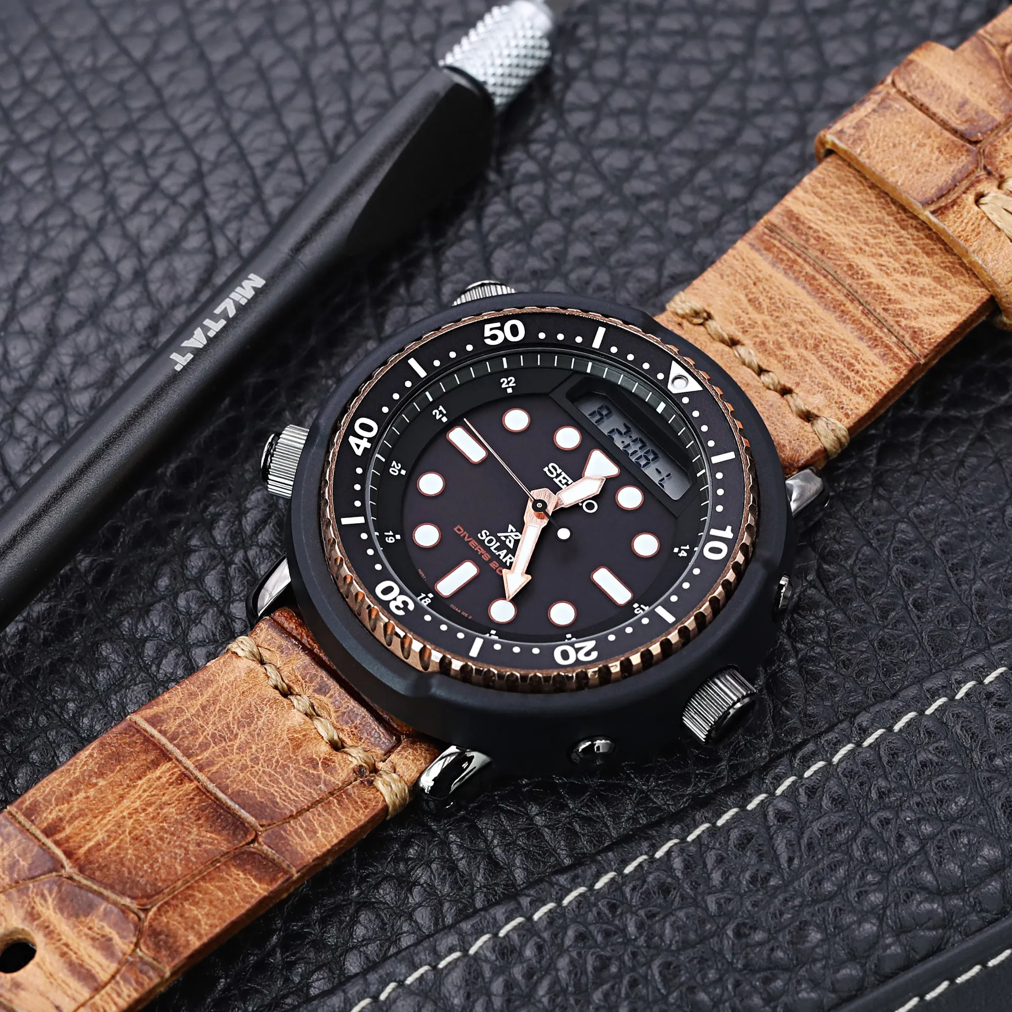 MiLTAT Zizz Collection 22mm Cracked Croco Middle Brown Watch Strap, Brown Stitching