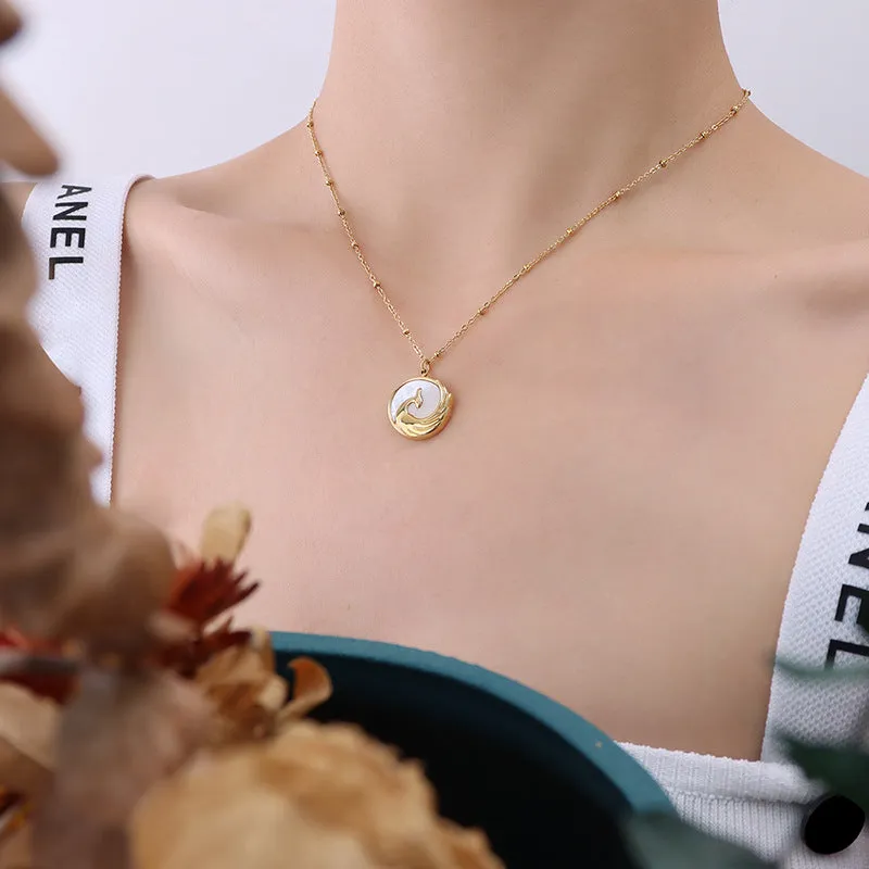 Phoenix Relief Seashell Choker Necklace with 18k Gold Pendant