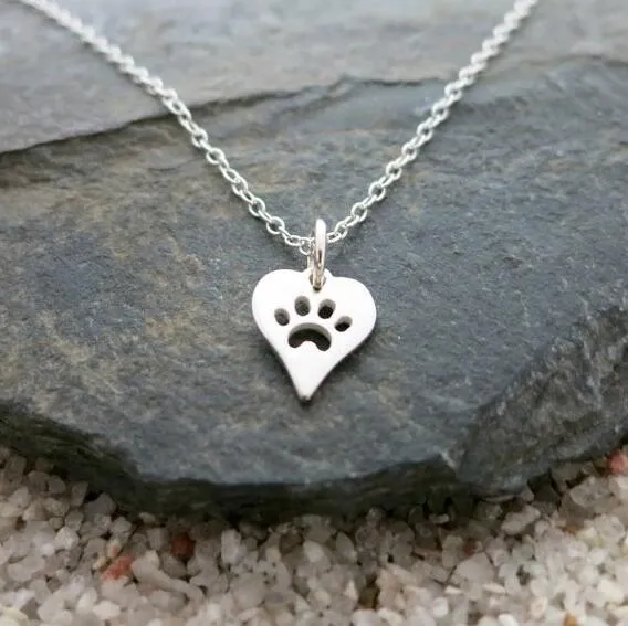 Shuangshuo Fashion Dog Paw Print Heart Necklace for Women Spring Style Animal Pet Puppy Palm Paw Mark Print Necklace Choker N214