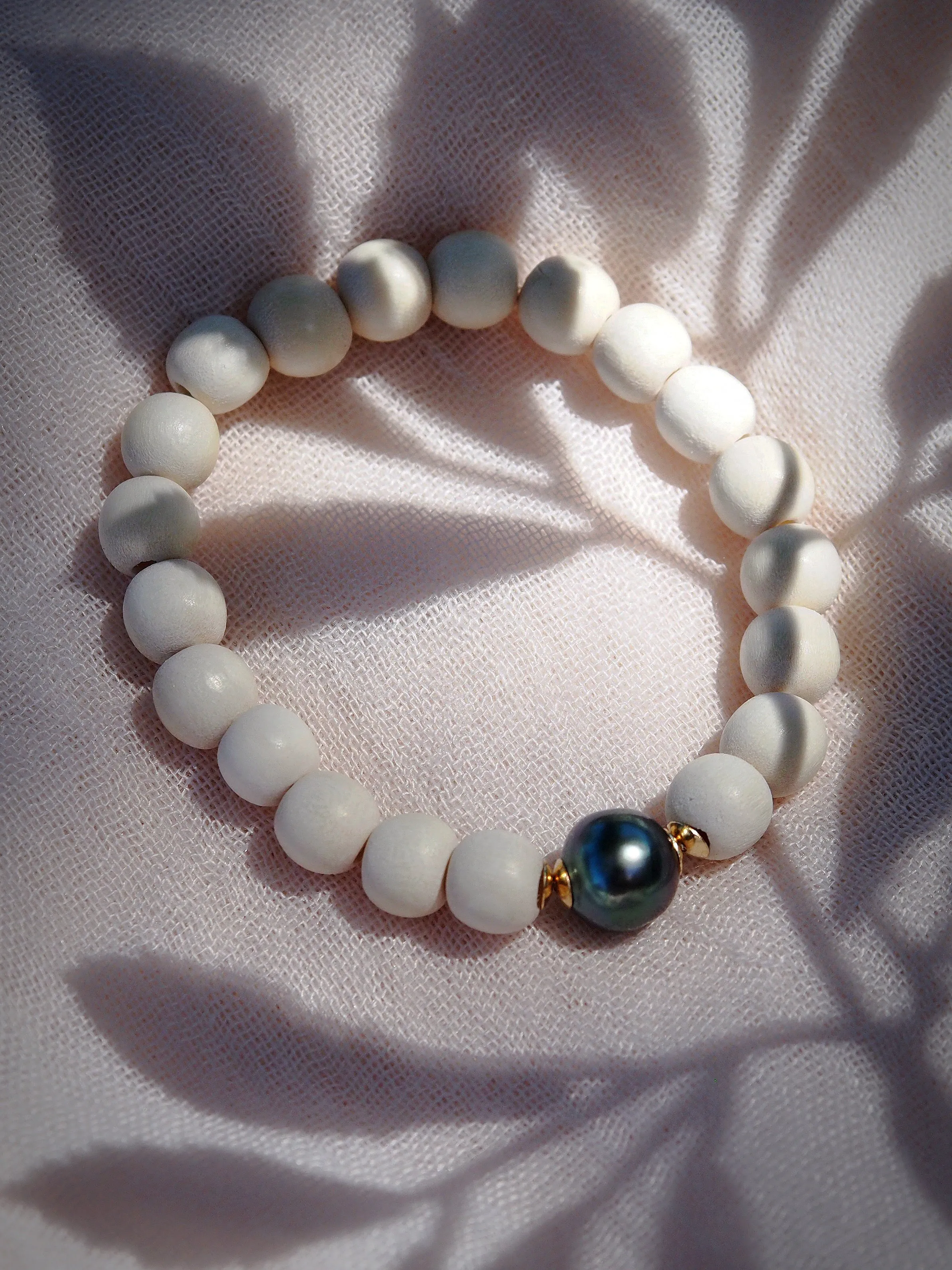 Stretchy Tahitian Pearl Light Wood Bracelet - Lani