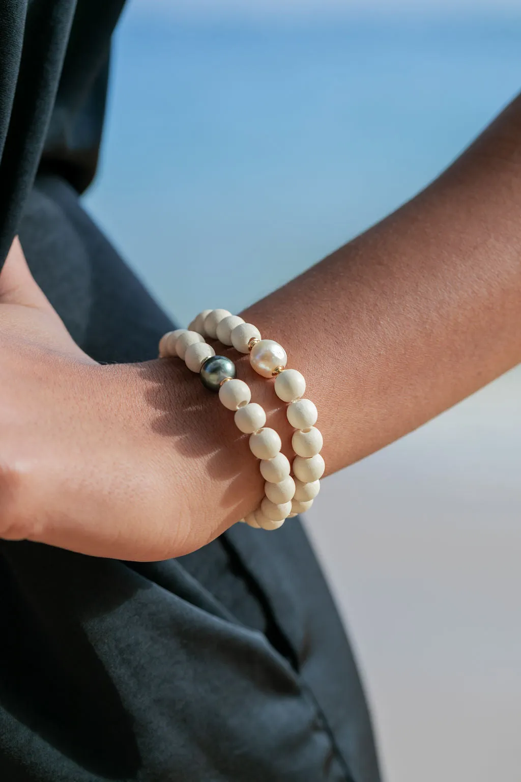 Stretchy Tahitian Pearl Light Wood Bracelet - Lani