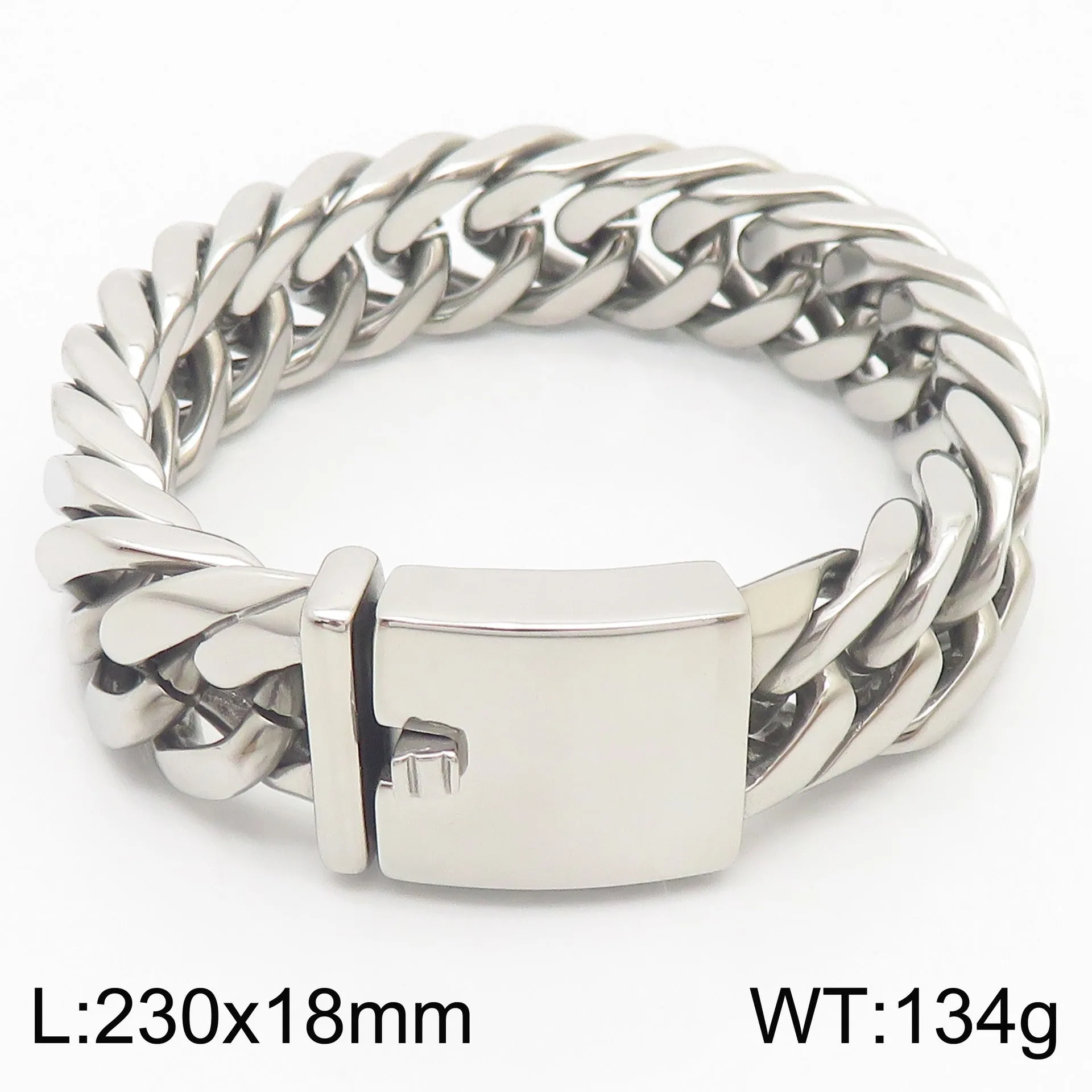 Stylish Electroplated Gold Titanium Steel Men's Bracelet for Modern Elegance