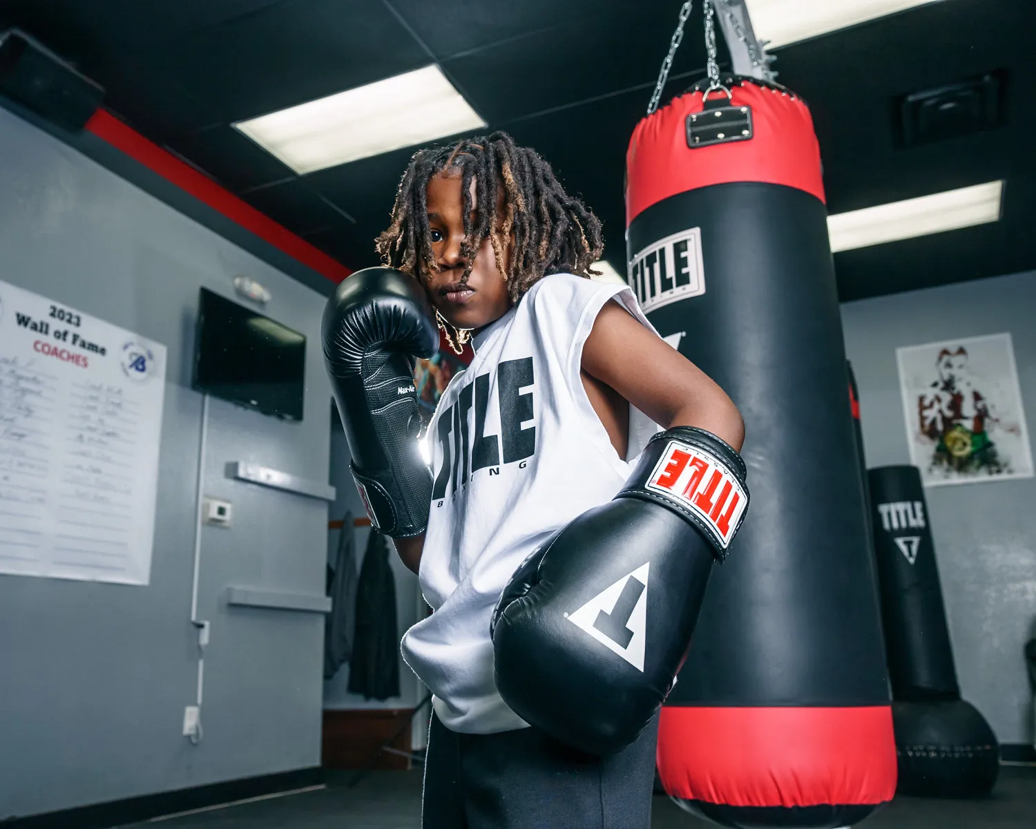 TITLE Classic Black Max Boxing Gloves