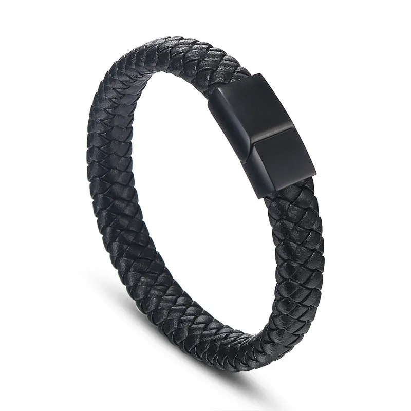 Trendy Men's Titanium Steel Rope Bracelet with Retro Stainless Steel Accents