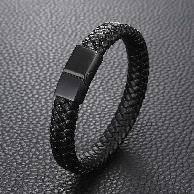 Trendy Men's Titanium Steel Rope Bracelet with Retro Stainless Steel Accents