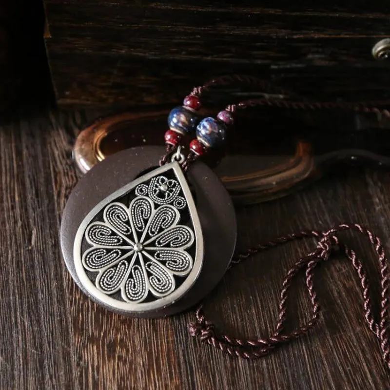 WEIYU New Casual Fashion Handmade Collar Round Wood Retro Vintage Alloy Hollow Flower Leaf Pendants Necklace Women Men Jewelry